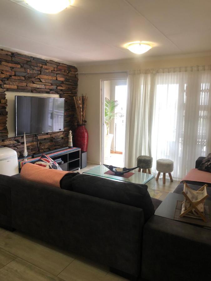 Summer Sands - Durban North Beach Accommodation Экстерьер фото