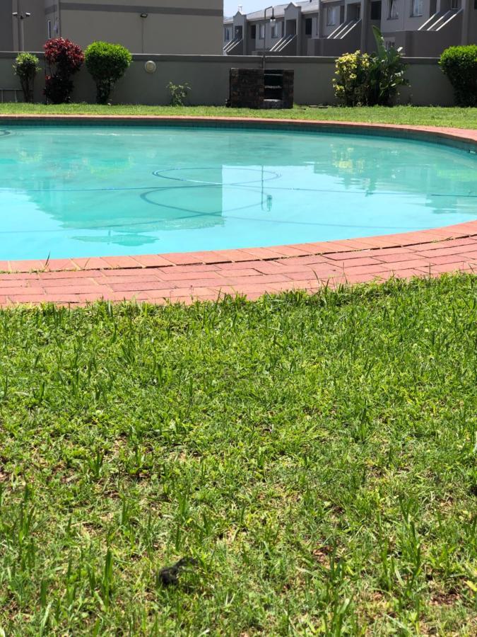 Summer Sands - Durban North Beach Accommodation Экстерьер фото