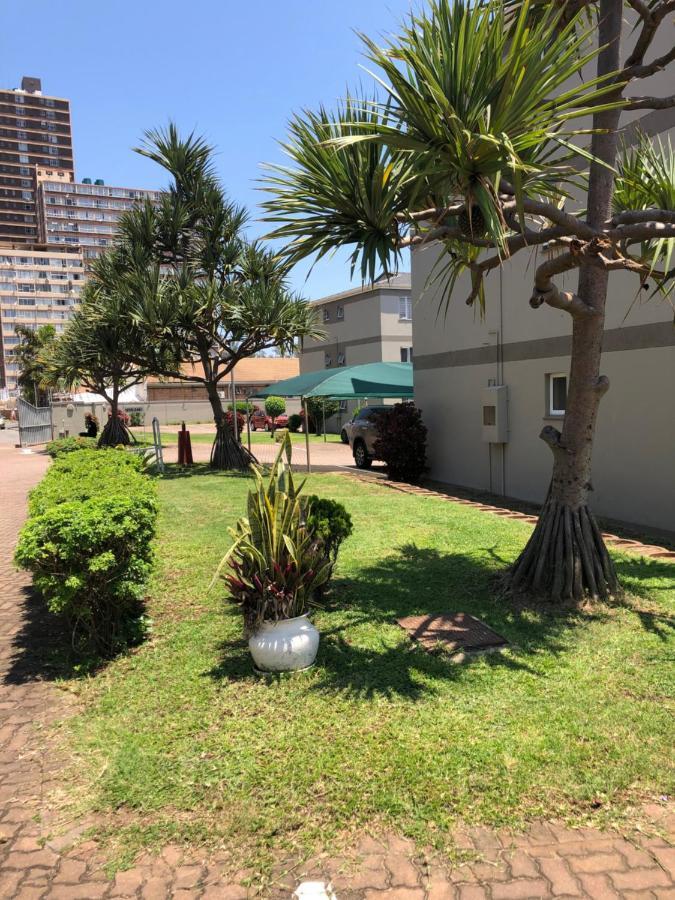 Summer Sands - Durban North Beach Accommodation Экстерьер фото